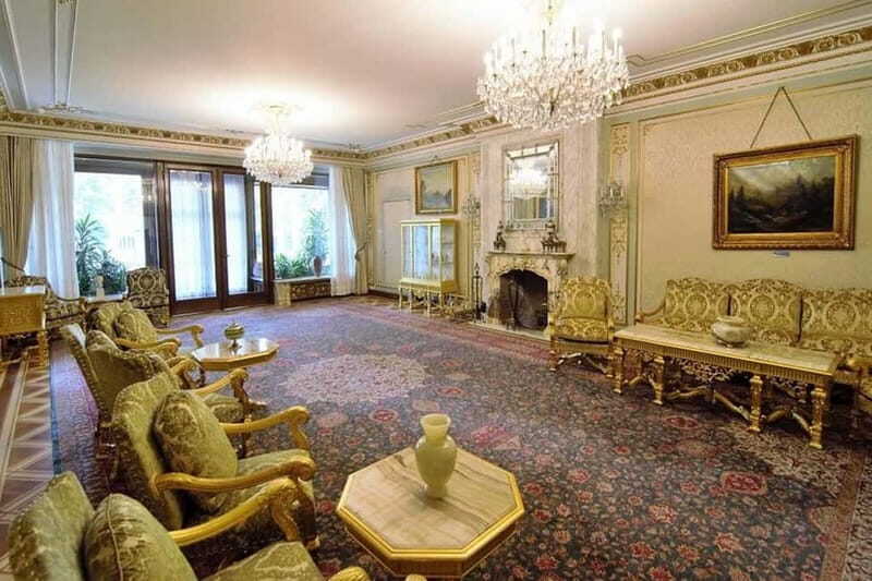 Palace of the Parliament, Village Museum & Ceauescu Mansion - The Ceauescu Mansion: Glimpse into the Regime’s Opulence