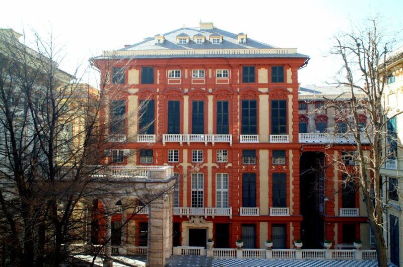 palaces-of-the-roll-and-royal-palace-guided-tour