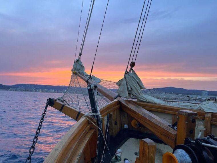 palamos-sunset-boat-tour-with-glass-of-cava
