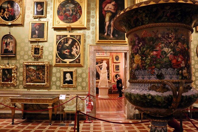 palatine-and-modern-art-gallery-at-the-pitti-palace-in-florence