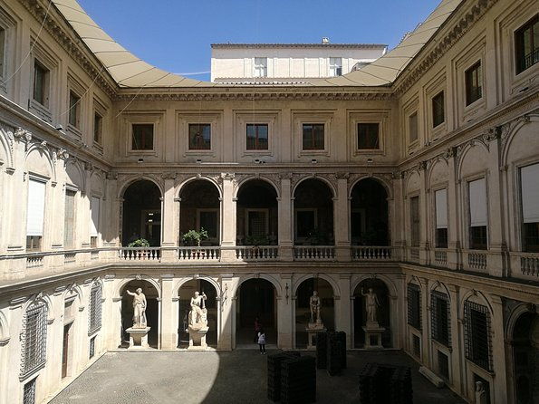 palazzo-altemps-private-guided-our-with-phd-archaeologist
