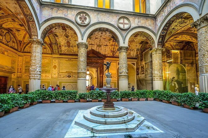 Palazzo Vecchio guided experience with entrance ticket - The Details of the Experience