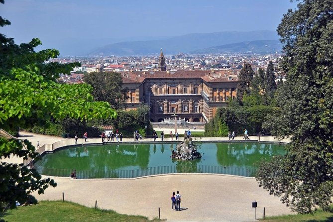 palazzo-vecchio-palazzo-pitti-and-boboli-gardens-private-tour-3