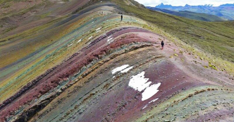 palcoyo-colored-mountain-hike-stone-forests