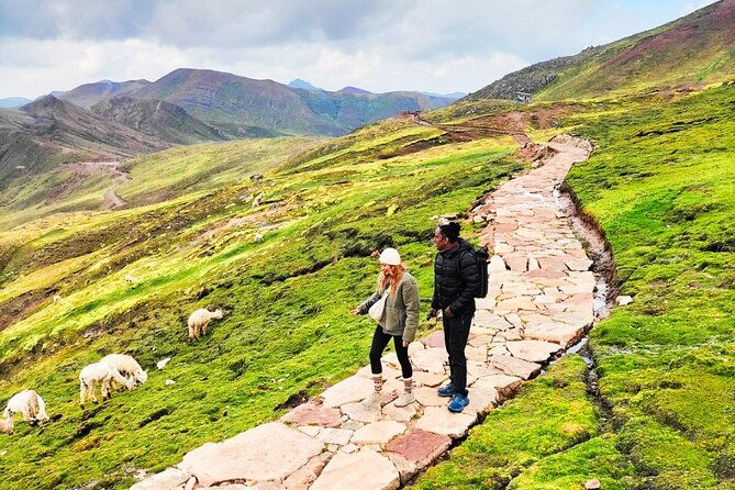 palcoyo-colored-mountain-tour-ribbon-with-flames