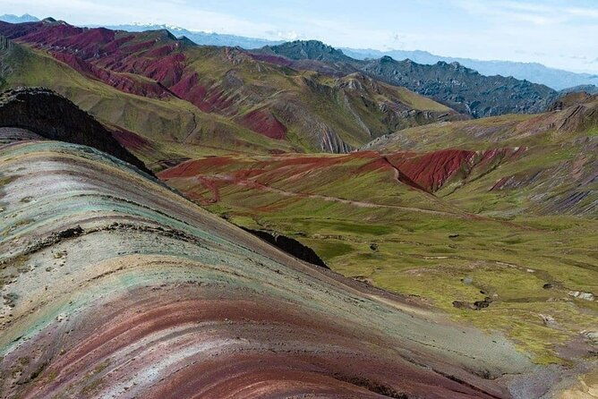 palcoyo-colored-mountain-tour-ribbon-with-flames