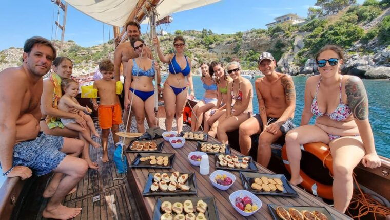 palermo-boat-tour-among-caves-and-breathtaking-landscapes