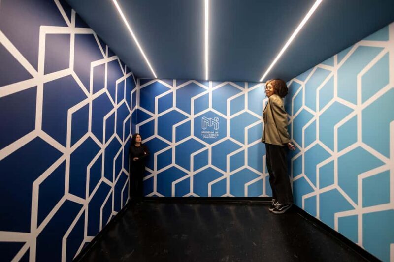 Palermo Museum of Illusions: an interactive experience for all ages - Comparing to similar experiences