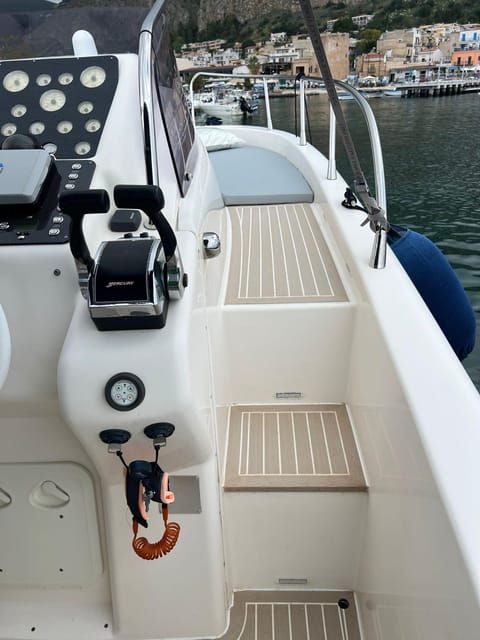 palermo-private-boat-tour-with-snacks-and-prosecco