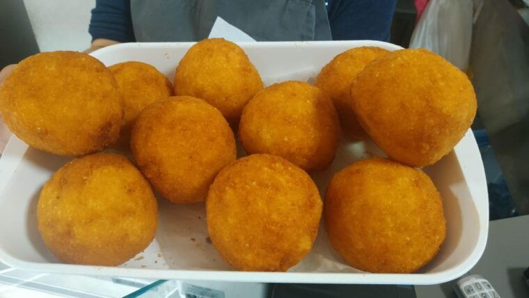 palermo-street-food-walking-tour-with-local-guide-tasting