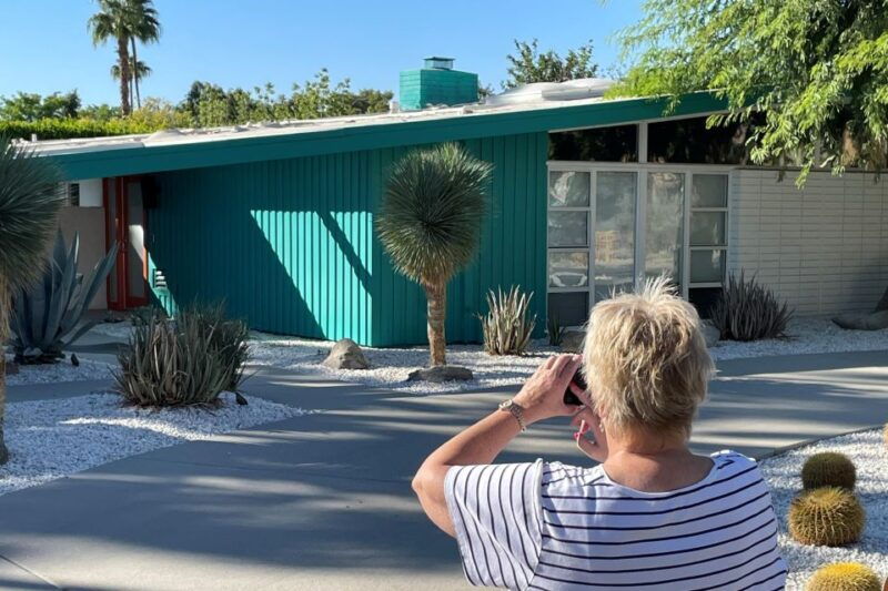 palm-springs-private-walking-tour-twin-palms-neighborhood