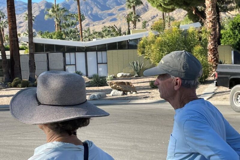 palm-springs-private-walking-tour-twin-palms-neighborhood