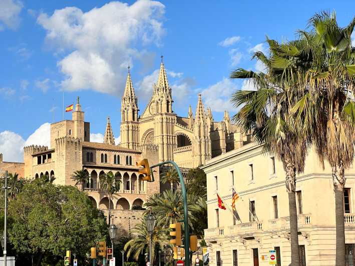 palma-authentically-city-tour-with-snacks-and-wine