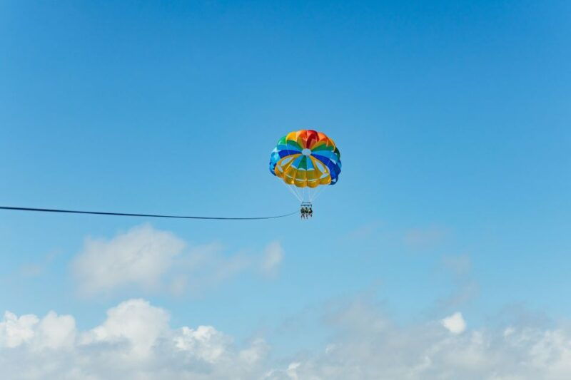palma-bay-parasailing-experience