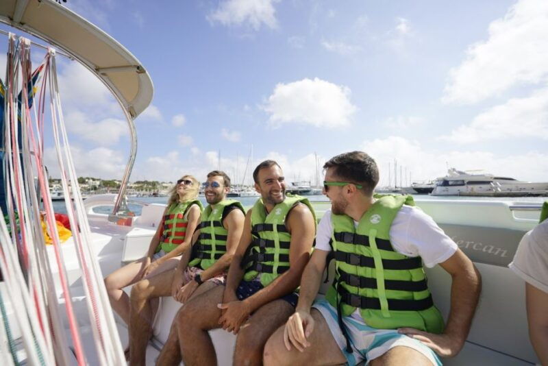 palma-bay-parasailing-experience