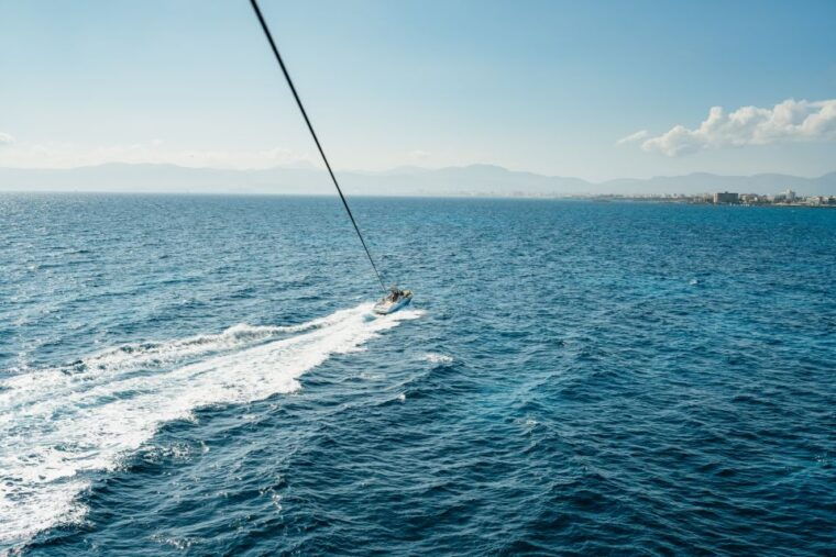 palma-bay-parasailing-experience