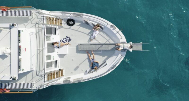 palma-de-mallorca-bay-of-palma-night-boat-cruise