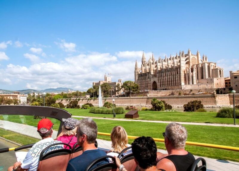 palma-de-mallorca-city-sightseeing-hop-on-hop-off-bus-tour