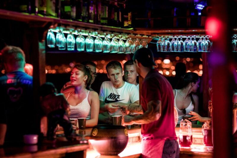 palma-de-mallorca-night-boat-party-with-live-dj