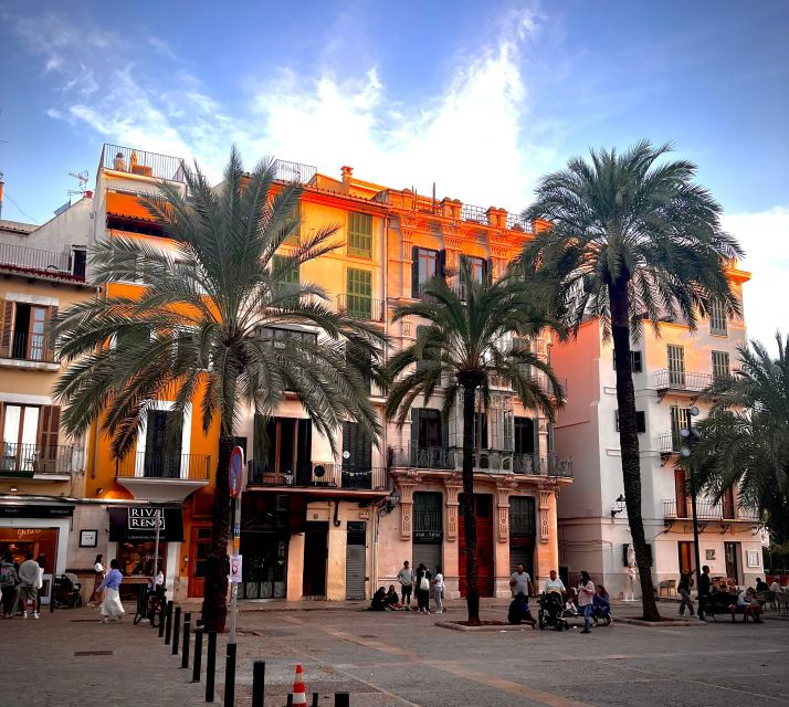 palma-de-mallorca-old-town-atmospheric-evening-tour