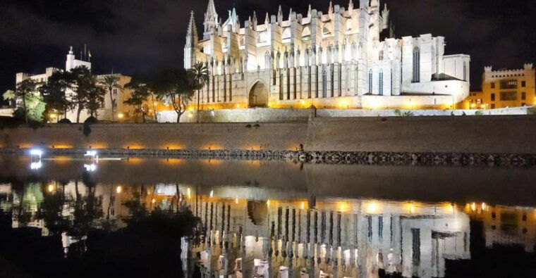 palma-de-mallorca-old-town-atmospheric-evening-tour