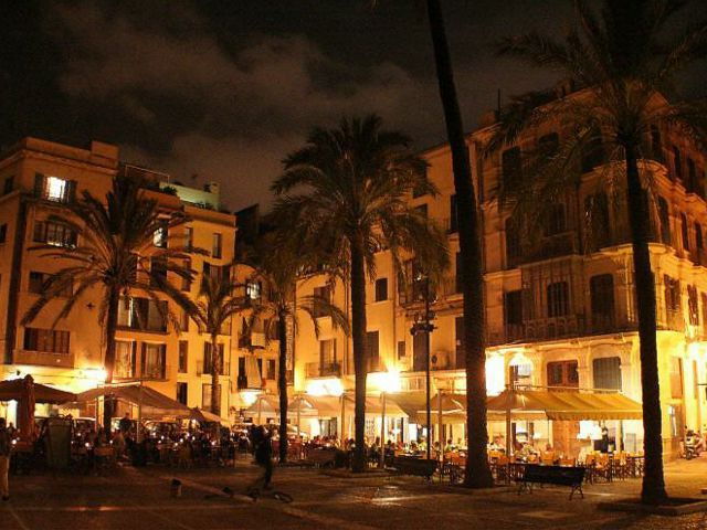 palma-de-mallorca-old-town-atmospheric-evening-tour