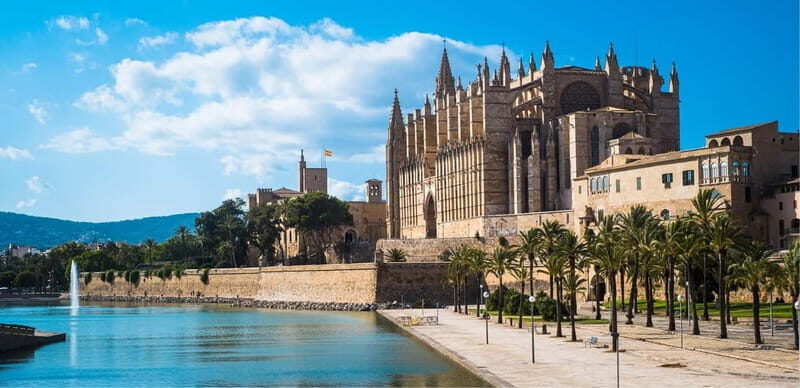 Palma de Mallorca: Small-Group Tour & Fast-Track Cathedral - Key Points