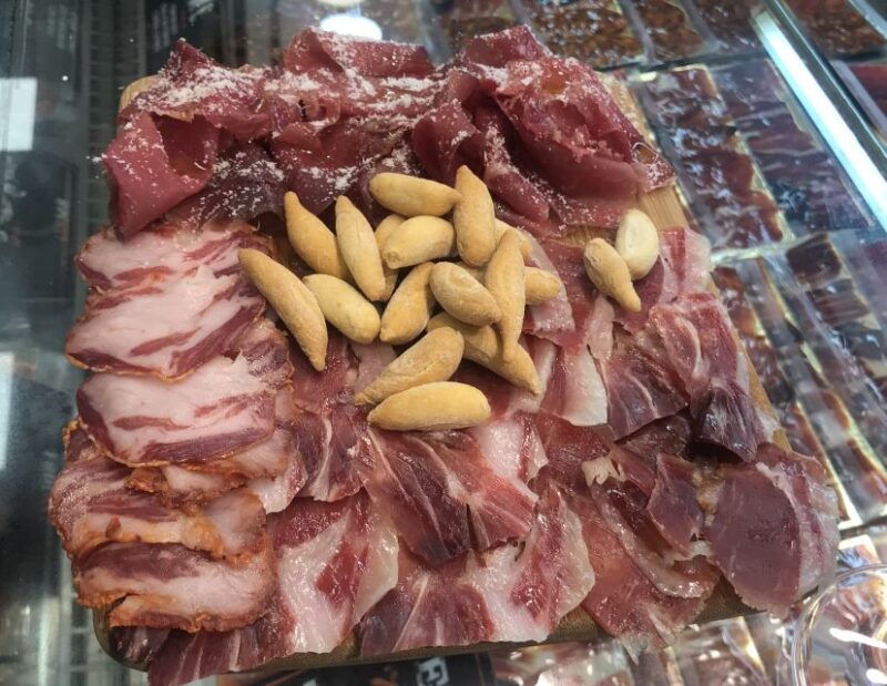 palma-walking-tour-with-mediterranean-delicacies