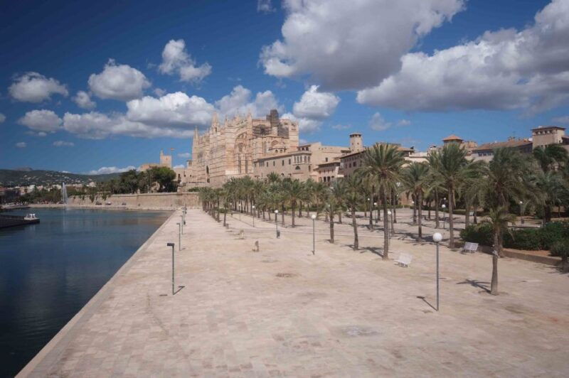 palma-walking-tour-with-mediterranean-delicacies
