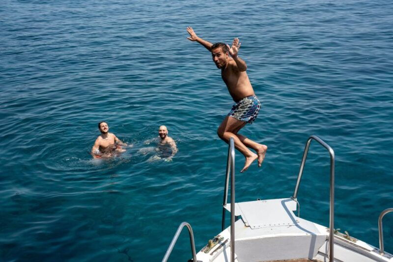 palmarola-boat-tour-with-lunch-on-board