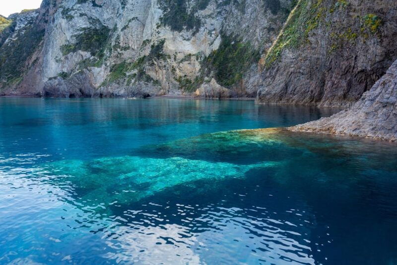 palmarola-island-boat-tour-with-pasta-and-wine