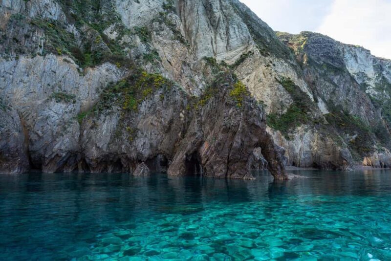 Palmarola: Linea isola di Palmarola - Practicalities and What to Bring