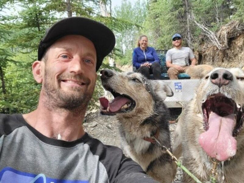 palmer-dogs-and-glaciers-sledding-and-helicopter-tour