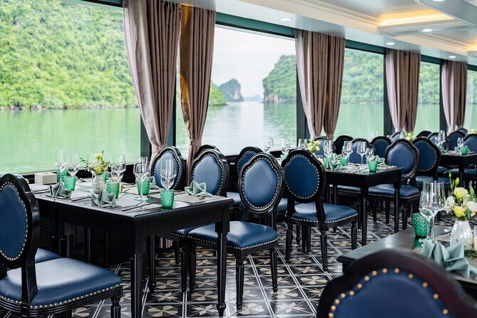 Pamela 5-Star Day Cruise: Explore Halongs Wonders - First Stop: Sung Sot Cave