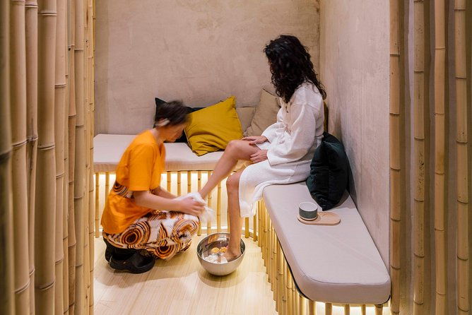 pamper-your-feet-with-foot-bath-and-reflexology-massage-2