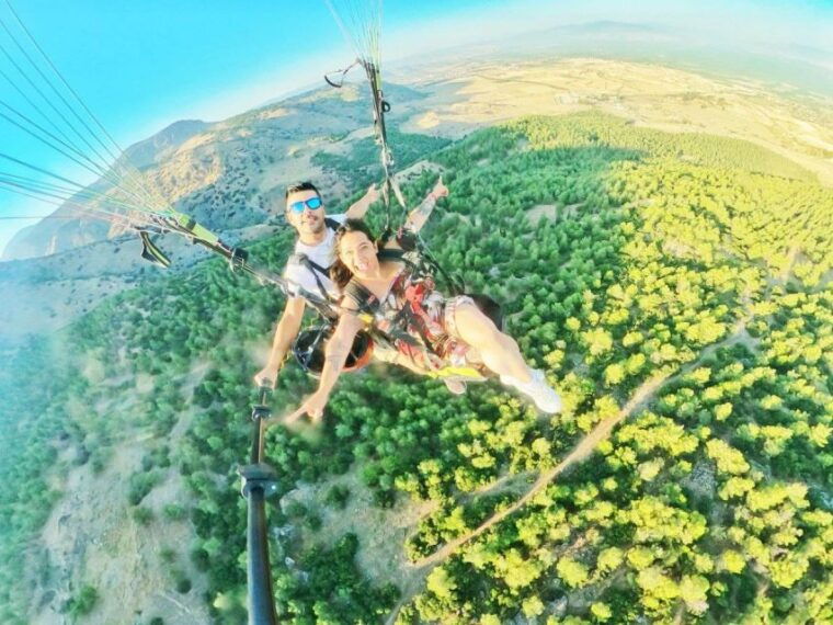 pamukkale-paragliding-flight