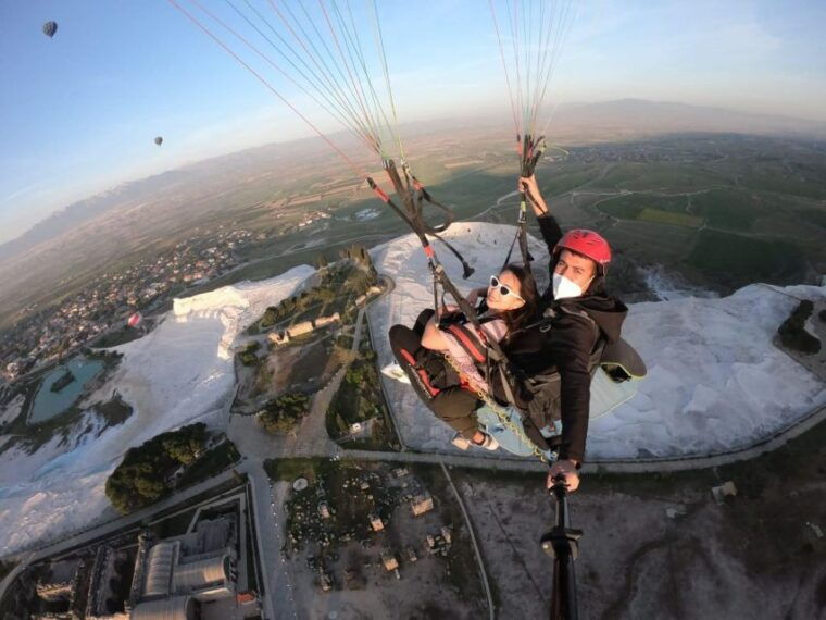 pamukkale-paragliding-flight