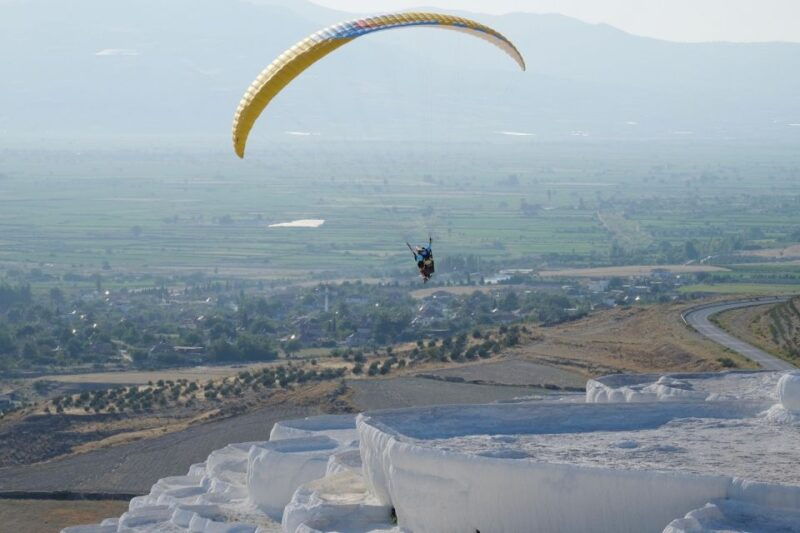pamukkale-tandem-paragliding-experience
