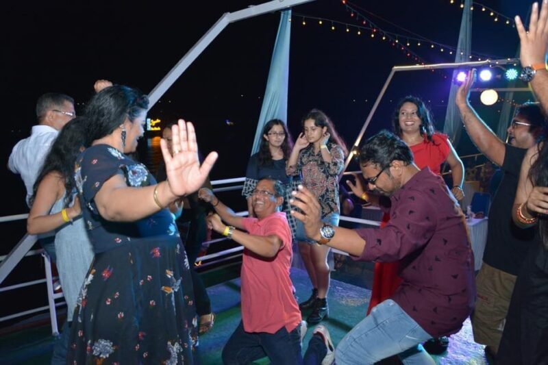 Panaji: Sunset Boat Party with Bollywood DJ and Dance Shows - The Sum Up