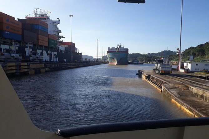 panama-canal-partial-transit-tour-from-panama-city