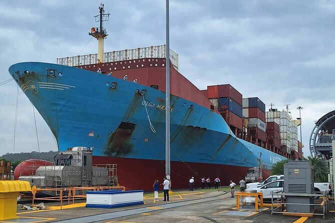 panama-canal-tour-miraflores-locks-and-canal-zone