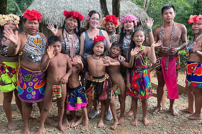 panama-visit-an-indian-village-embera-and-waterfall-with-lunch