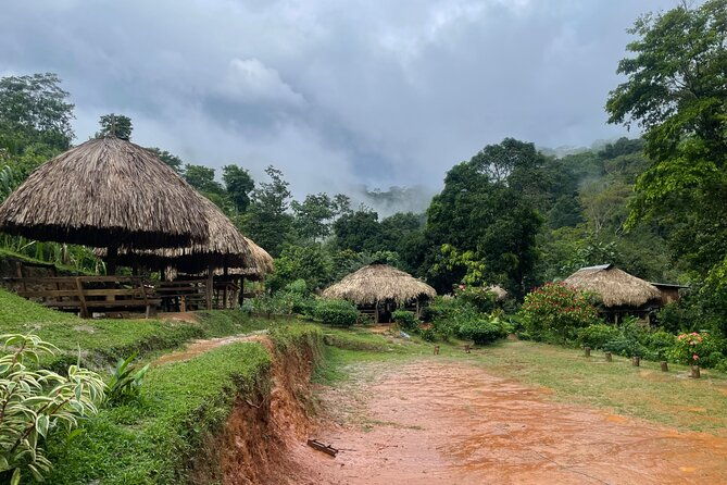panama-visit-an-indian-village-embera-and-waterfall-with-lunch