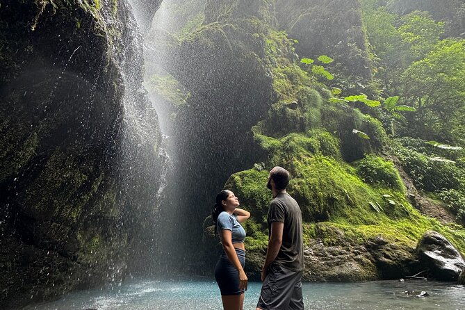 pandora-falls-guided-hike-3-most-impressive-waterfalls-in-arenal