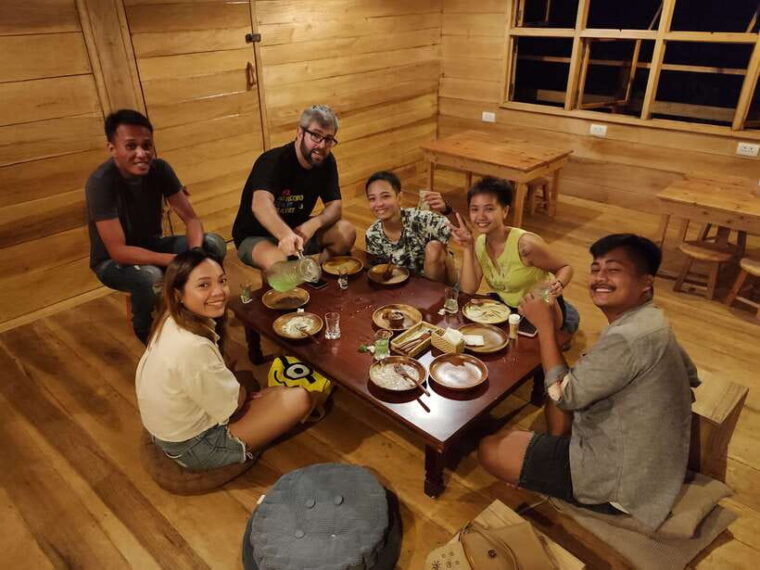 panglao-bohol-island-alona-beach-pub-crawl-with-drinks