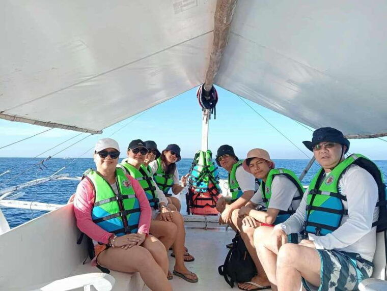 panglaobalicasag-virgin-island-private-with-lunch