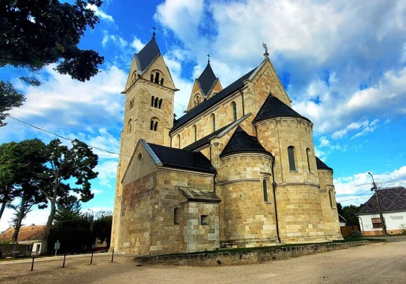 Pannonhalma Day Tour from Budapest with Gyr - Key Points  