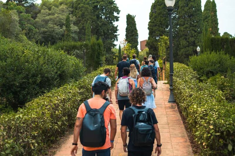 Panoramic Barcelona: Montjuïc, Cable Car, and Beach - Key Points