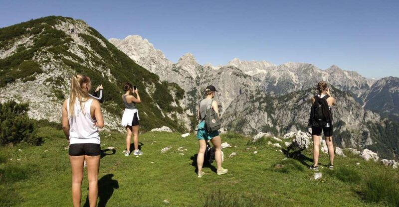 panoramic-hike-in-julian-alps-2