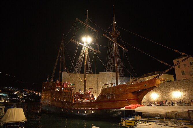 panoramic-night-cruise-from-dubrovnik